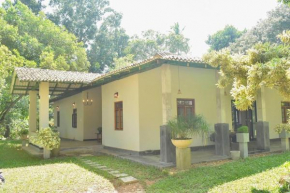 Charming & historical 3-Bed Bungalow in Hikkaduwa